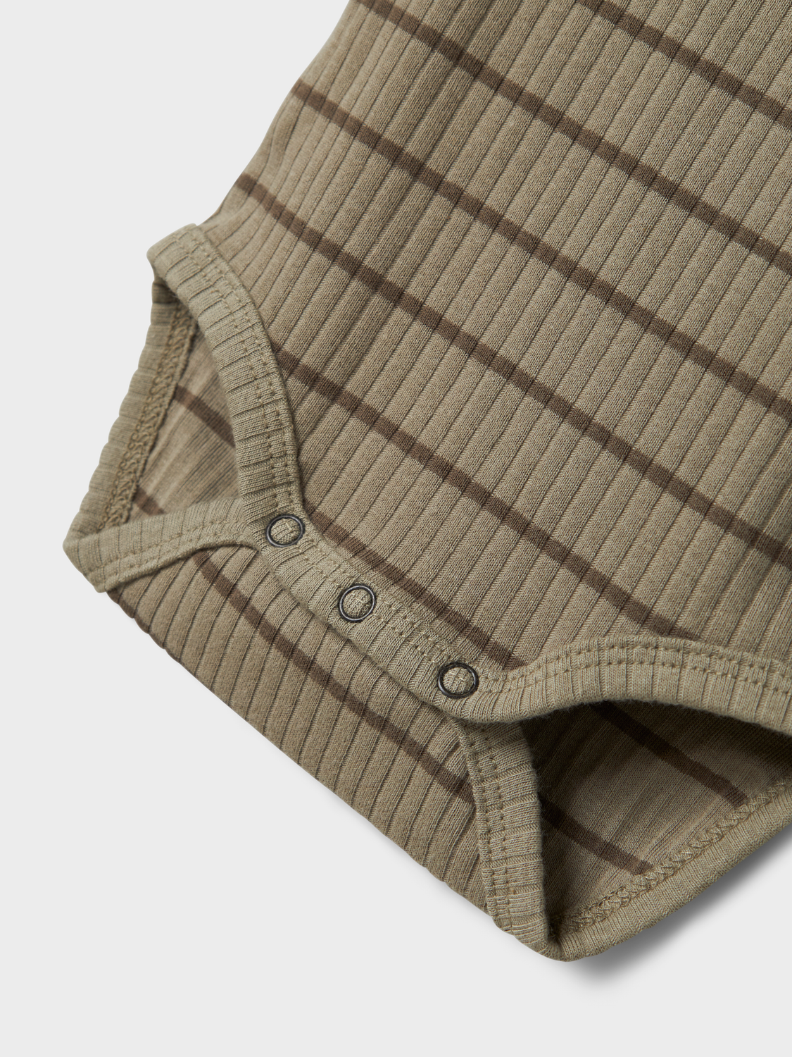 model_shot-front_full